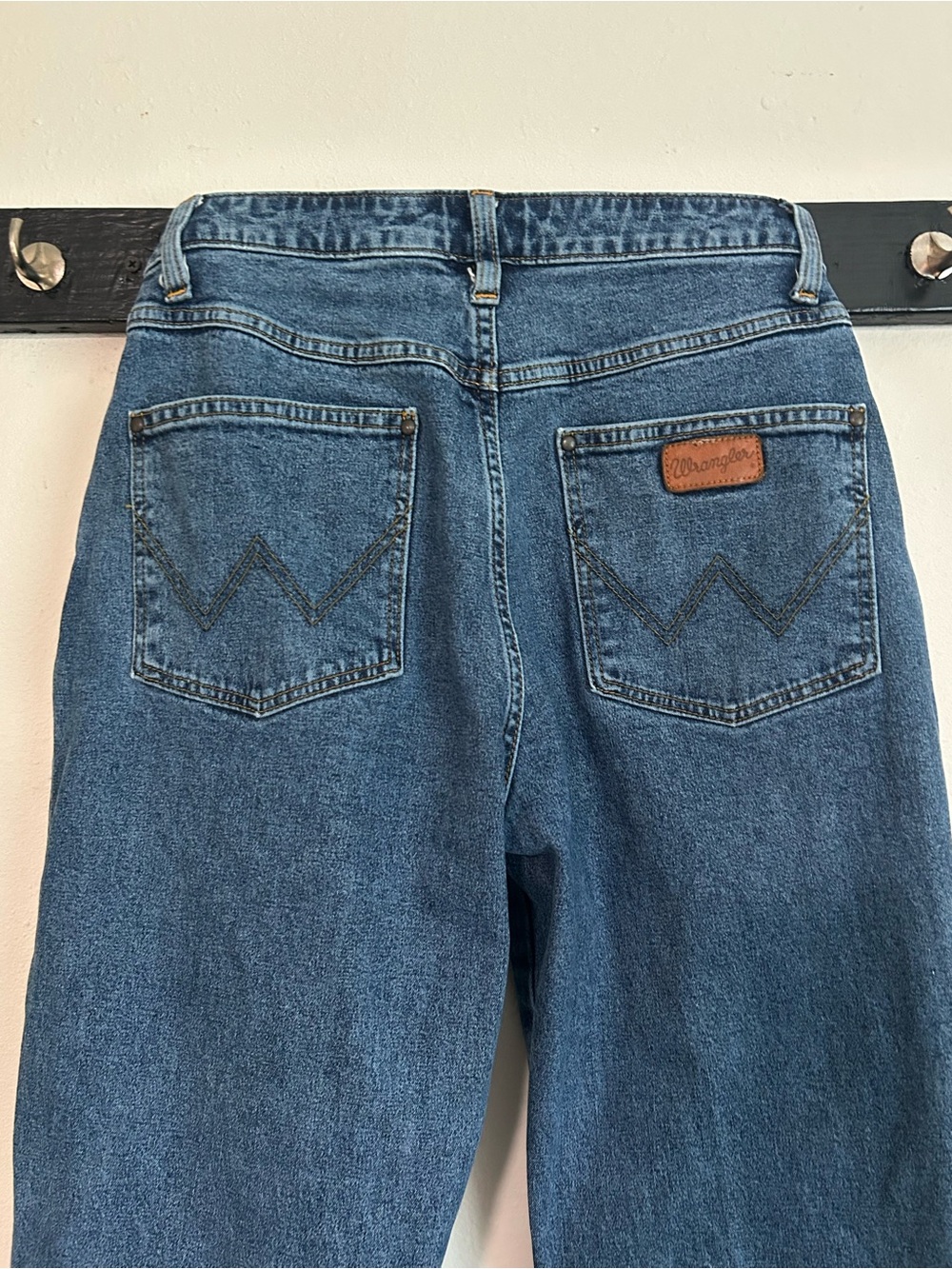 Wrangler Women's Medium Blue High-Rise Straight Jeans
